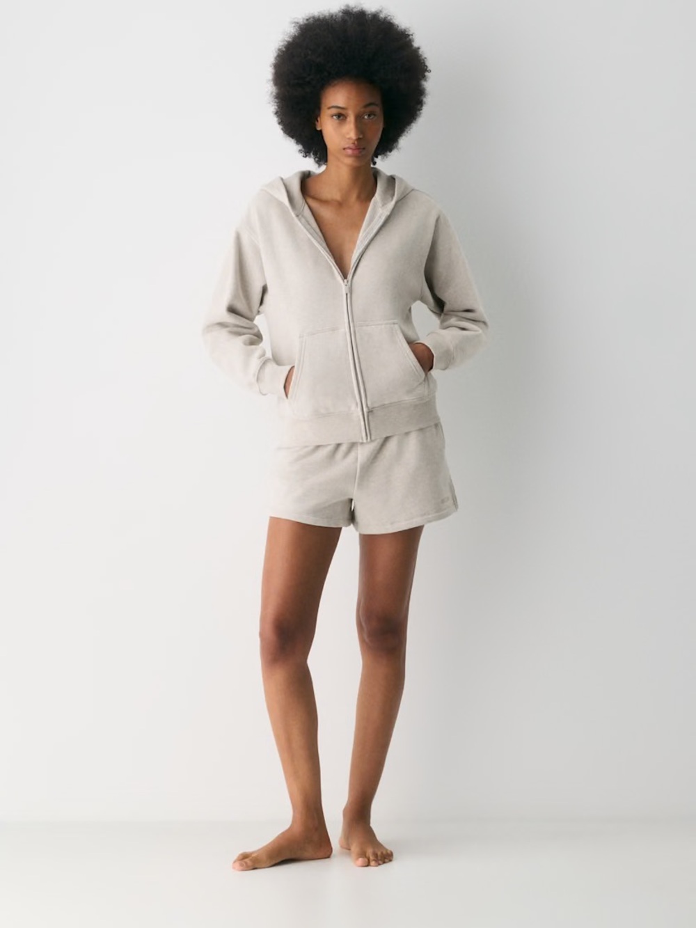 NWT Aritzia Cozy Sweatflerce Mega High Rise Mini Shorts/Heather Ecru